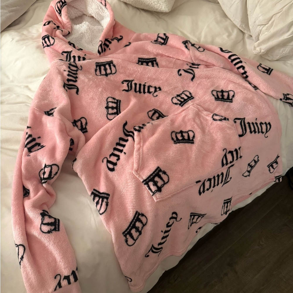 Juicy Couture OVERSIZED lounging wear